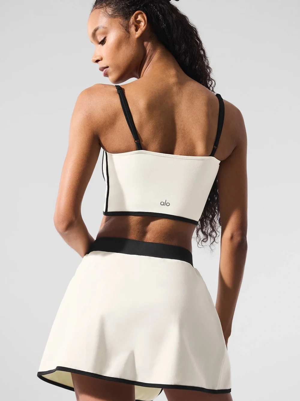 ALO Yoga Airbrush streamlined Bra tank Ivory with Black Piping